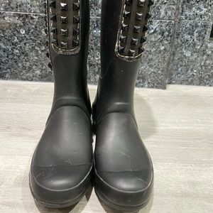 BCBG studded rain boots